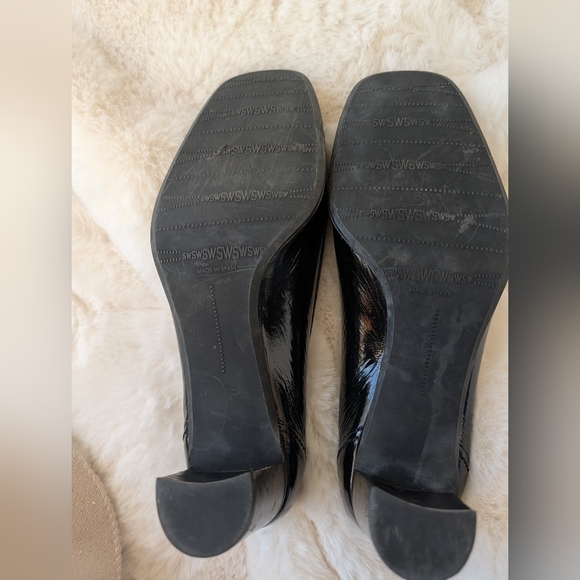 Stuart Weitzman Black Leather Vintage Heels - Picture 3 of 4